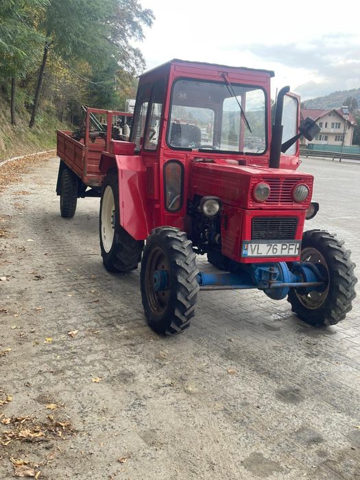Tractor Universal 445 4x4.