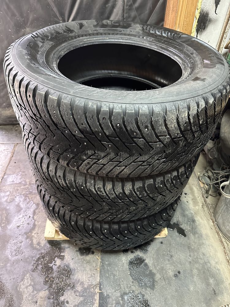 Резина nokian hakkapeliitta 8 suv 285/60 r18 3 баллона