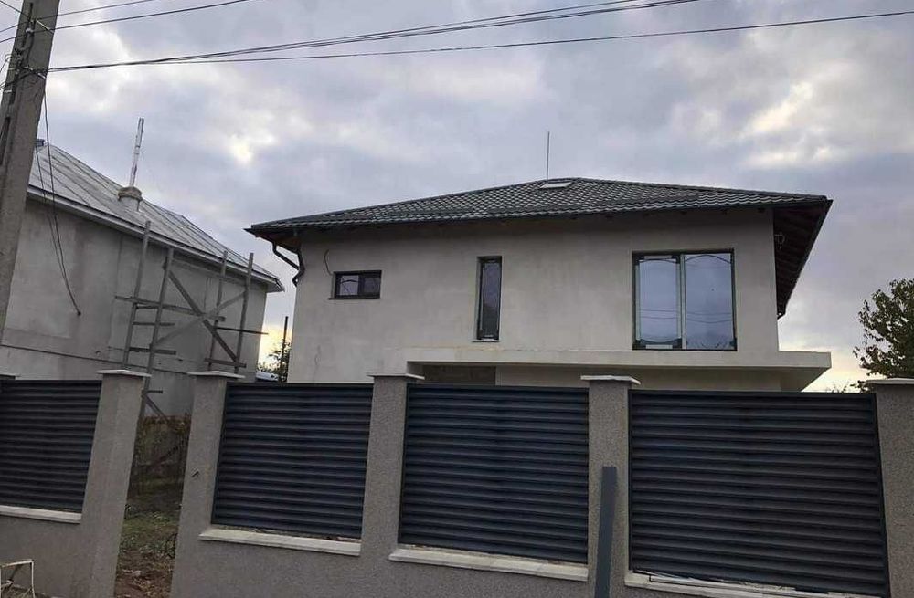 Vând garduri tip jaluzea,tabala cutata,șapcă metalica