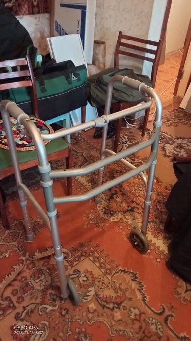 Продам ходунки для взрослых