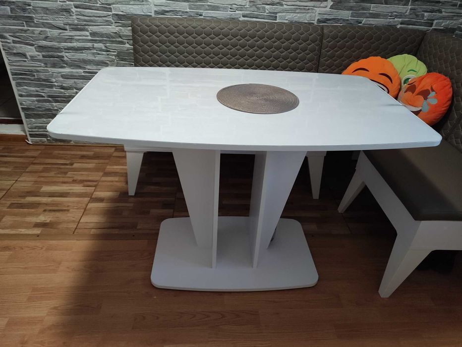 Masa bucătărie alba