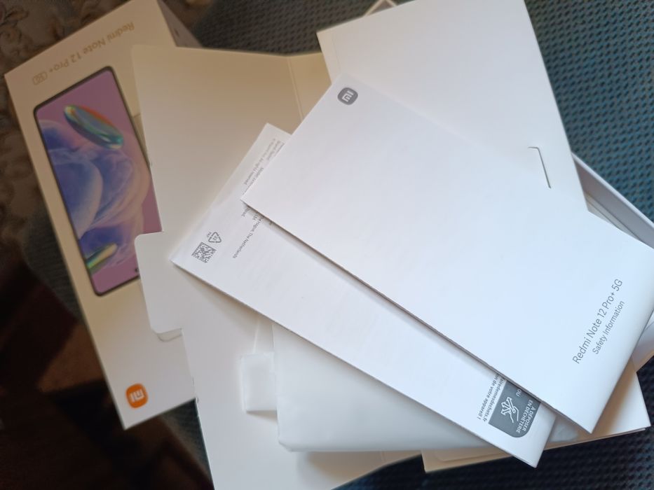 Мобильные телефоны, электроника