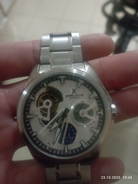 Час продам daniel klein