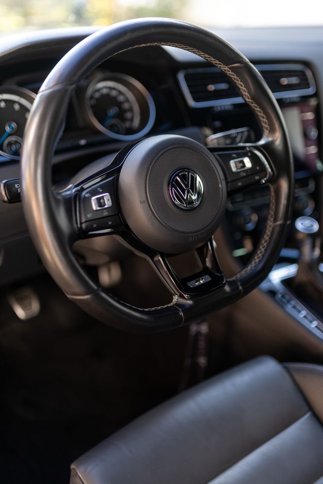 Volskwagen Golf 7.5 R Manual
