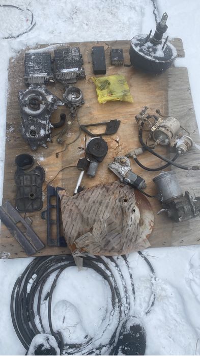 Продам запчасти на 124