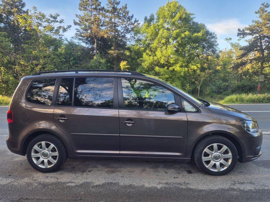 Vând Volkswagen touran