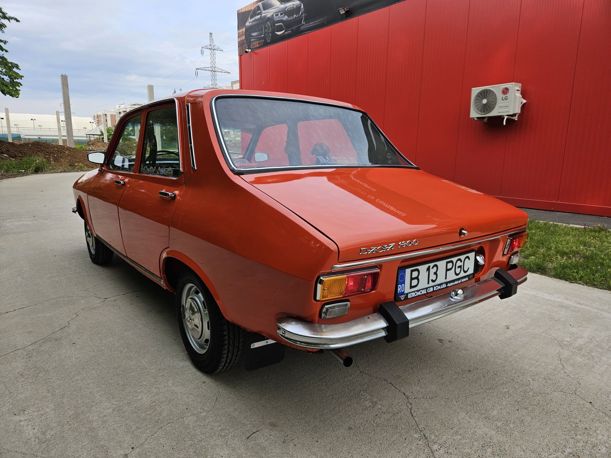 Masina de epoca Dacia 1300 Inchiriere pentru Evenimente Nunta Reclame