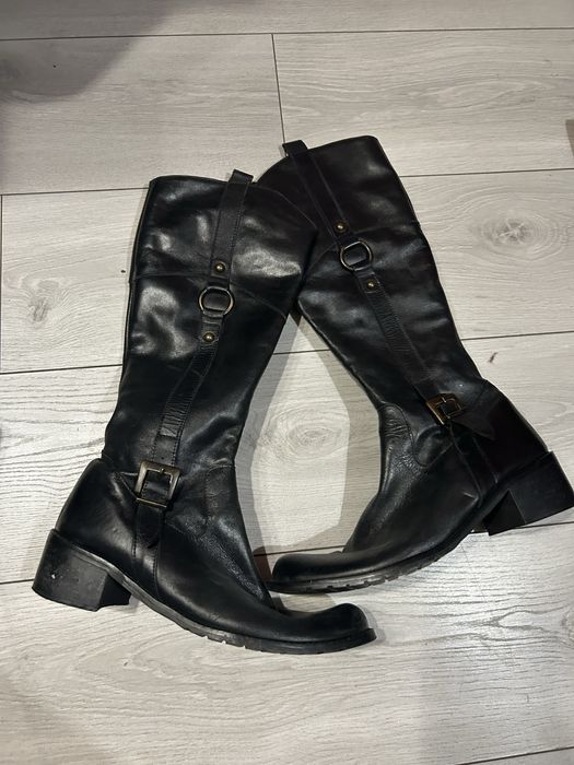 Дамски кожени ботуши