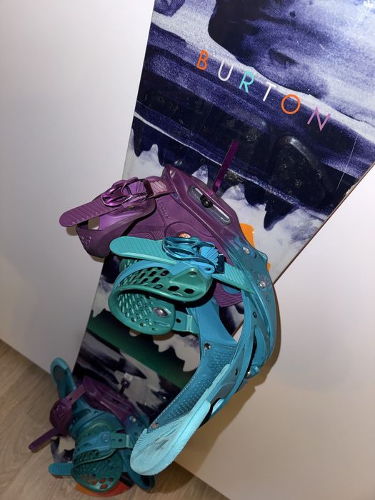 Placă Burton Feather 149 cm + legături Burton Lexa EST