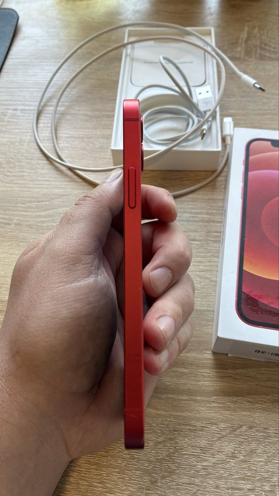 Iphone 12 64GB Red Перфектен Battery 86%
