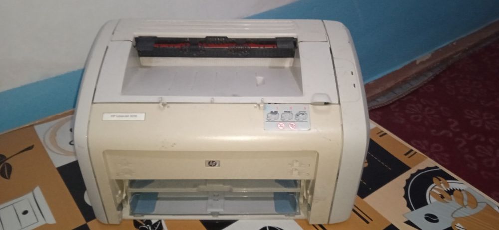 Printer hp sotiladi