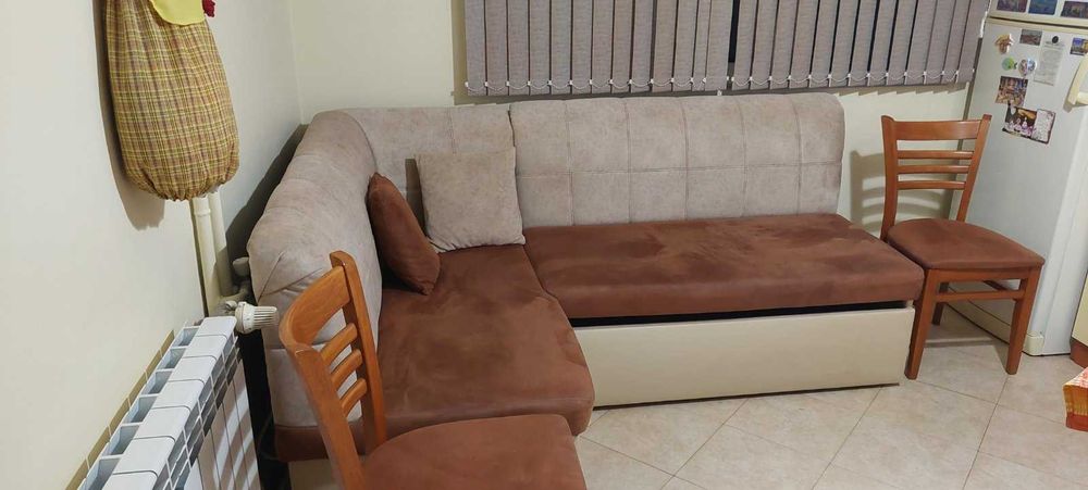 Ъглов диван с функция сън + ракла.