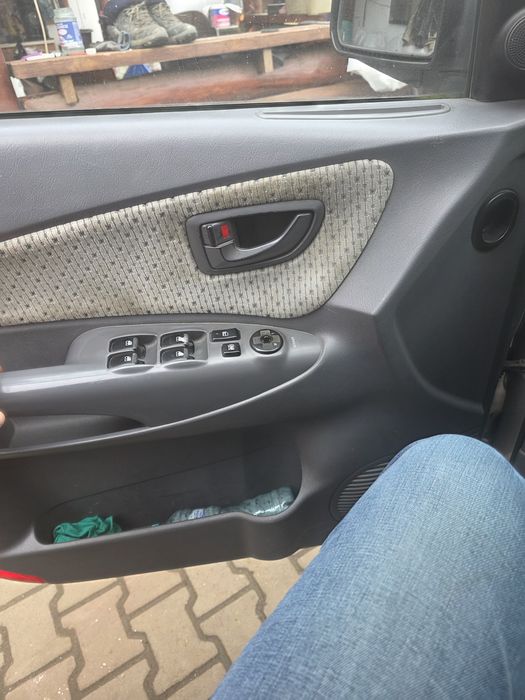 De vanzare hiundai tucson din 2004