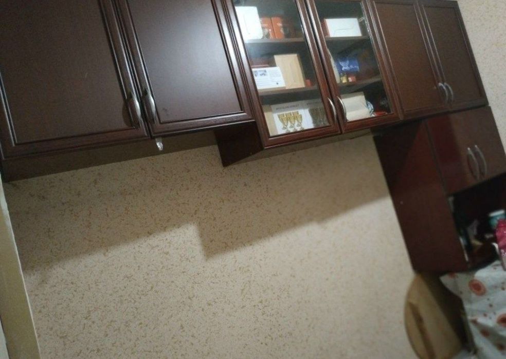 Продажа 1 хона 4 етаж 4 етажл 
Кора камиш 1/2 скори
44 кв
Балкон 2*6