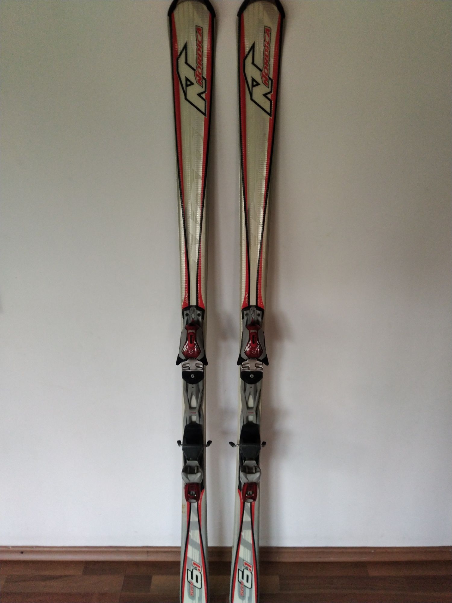 Schiuri Nordica 178cm SUV 6.1 (nu Atomic, Fischer, Salomon)