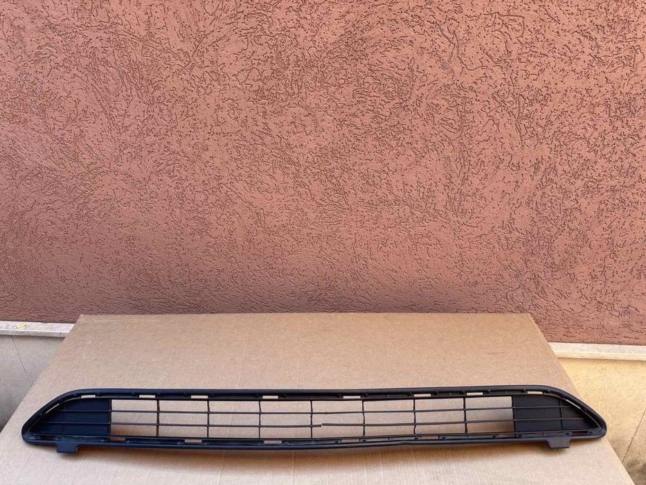 Броня предна Toyota Rav 4 и други части