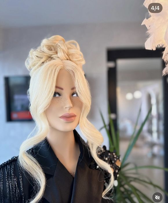 Cap manechin coafor si trepied