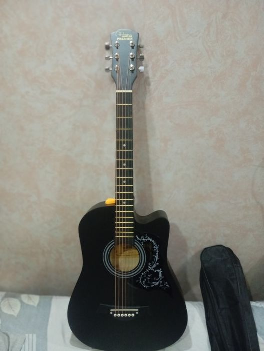 Akustik Gitara sotiladi +4 sovg'a