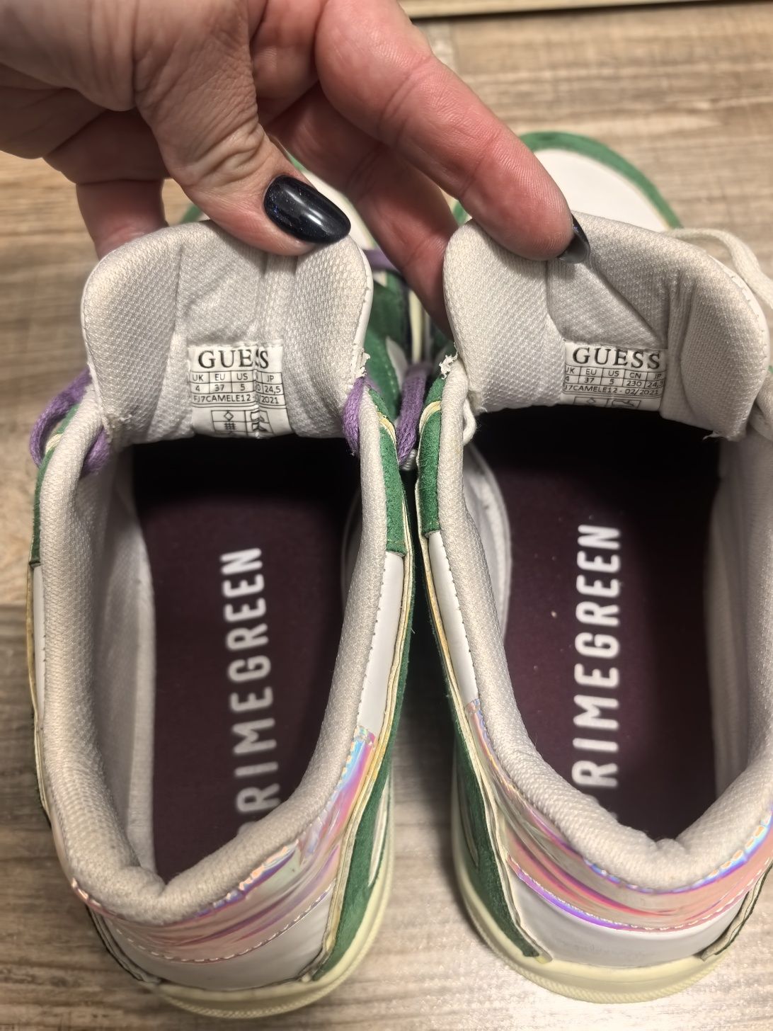 Оригинални кецове Guess