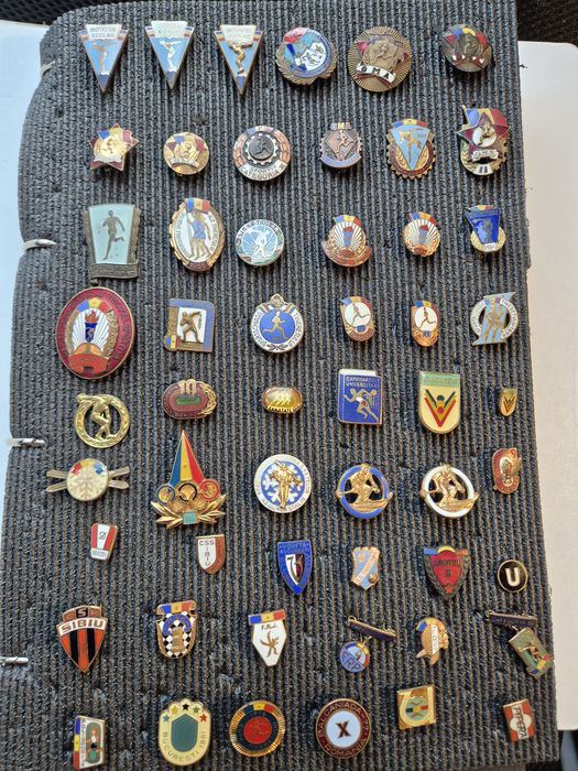 Colectie  150 insigne romania