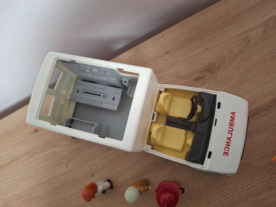 Vand lot cu 6 jucarii Playmobil