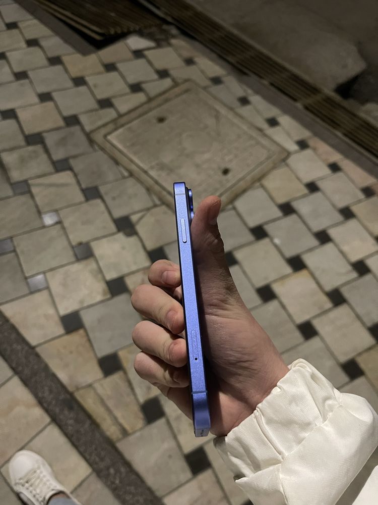 Iphone xr srocno!