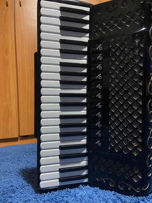 Acordeon Crucianelli Clinkscale 2  + 2   Muzică Binch Italia