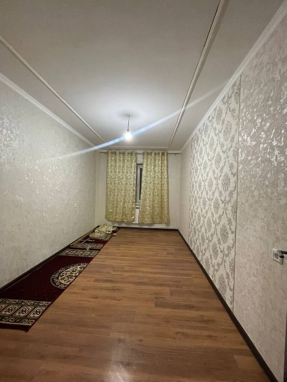 Продается 2/4/7, Янгиюль, Массив