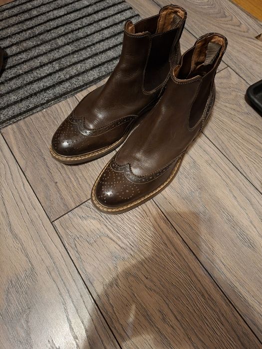 Vând cizme de piele marimea 41 si pantofi de toamna târzie  Hilfiger!