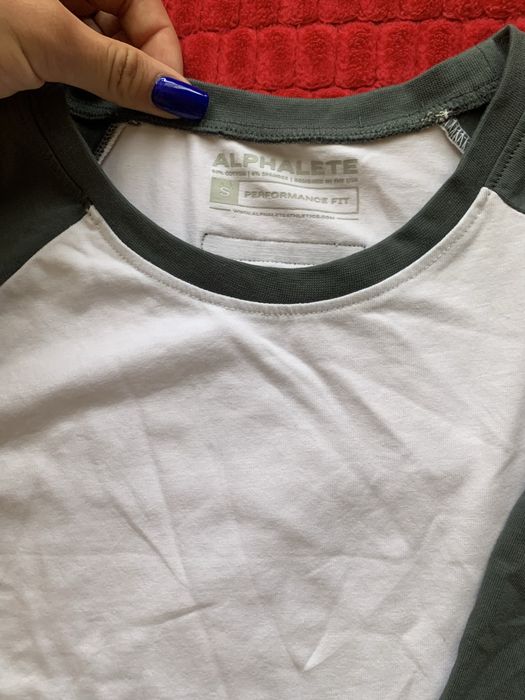 Bluzita Alphalete noua