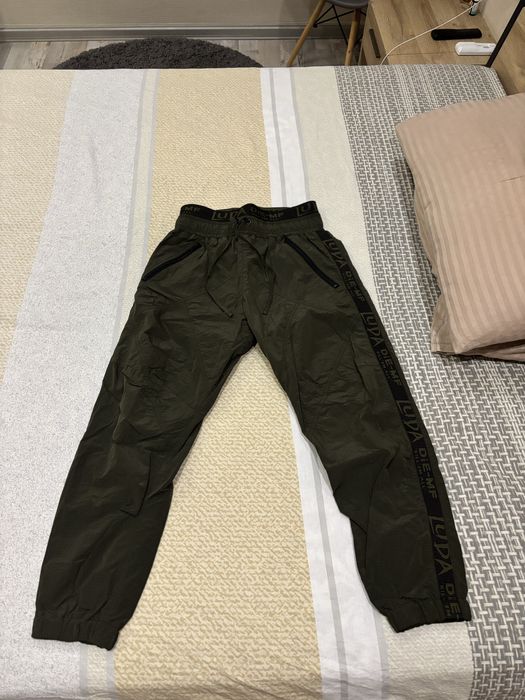 Панталон и ветровка на луда