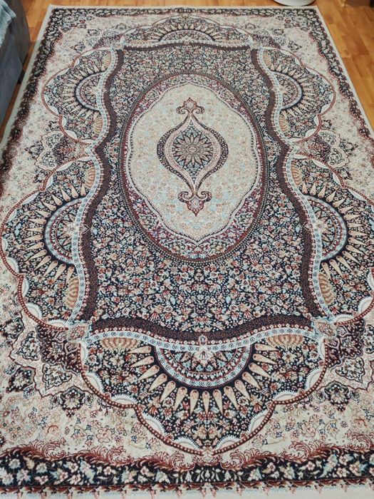 Продам ковёр 2*3,в хорошем состоянии, после химчистки