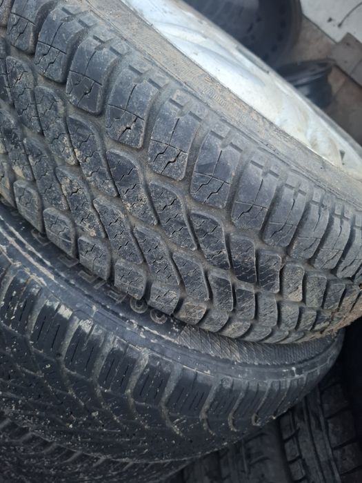 Vand roata aliaj  R 14 fiat punto are anvelopa 265 70 14 iarna buna