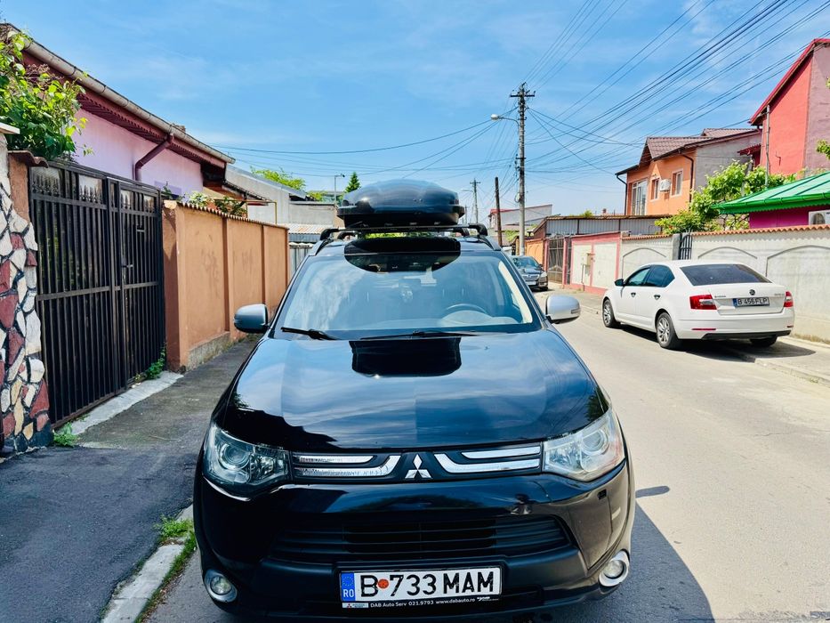 Mitsubishi Outlander 2013 facility 7locuri cutie automata