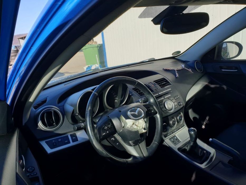 Dezmembrari Mazda 3 Hatchback 2.2 Diesel MZR-CD 2010