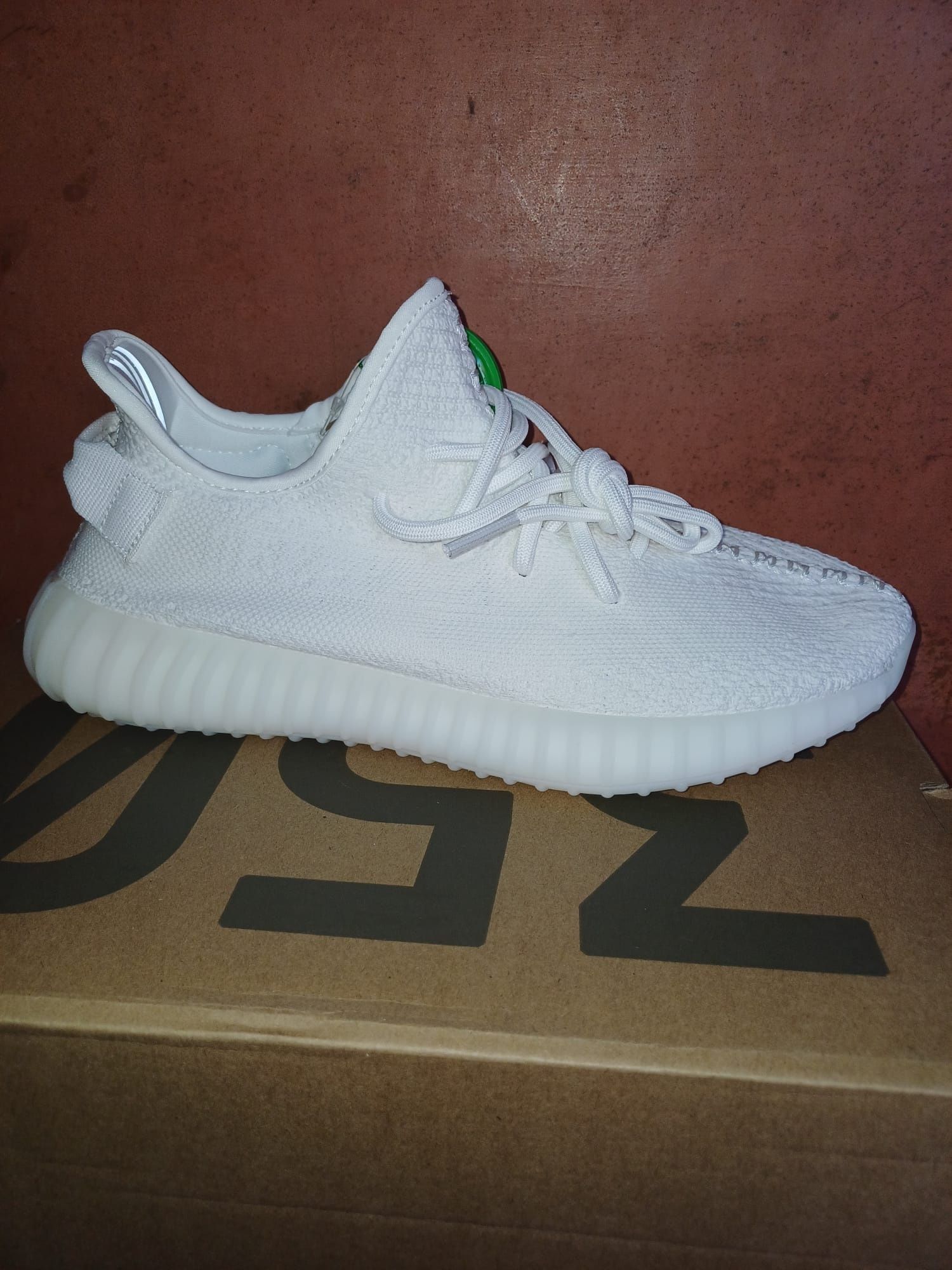 Yeezy boost 350 V-2 white