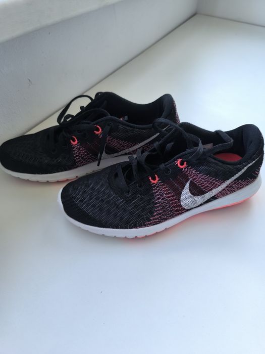 Adidași Nike mărimea 40,5