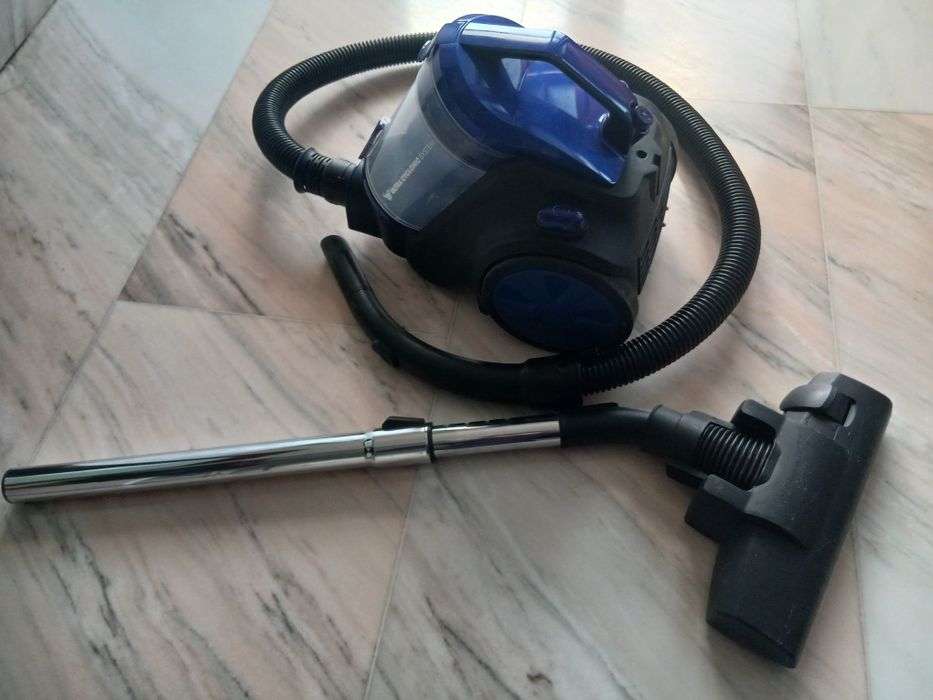 Vând aspirator Daewoo  cyclonic