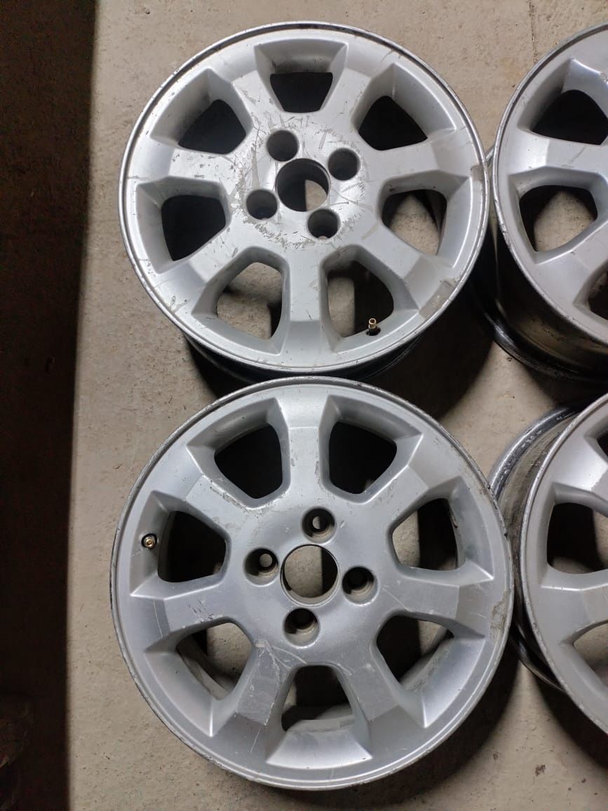 Продам титановый диск на опел размер 15  4 × 100 в хорошем состоянии п