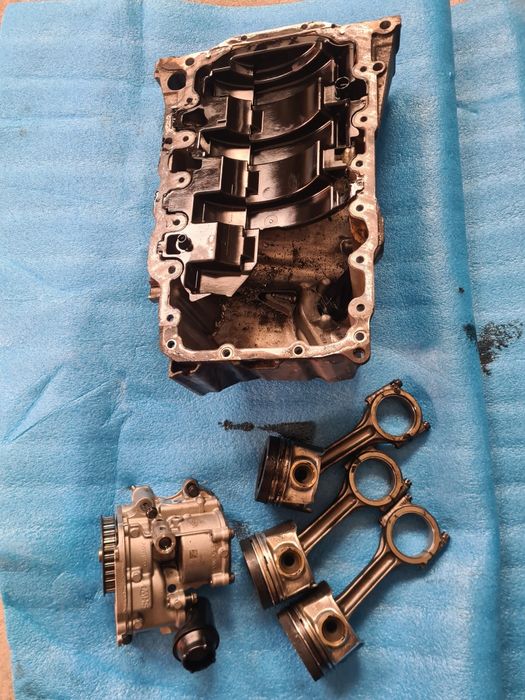 Baie ulei CNH Audi Q5/pompa ulei/piston