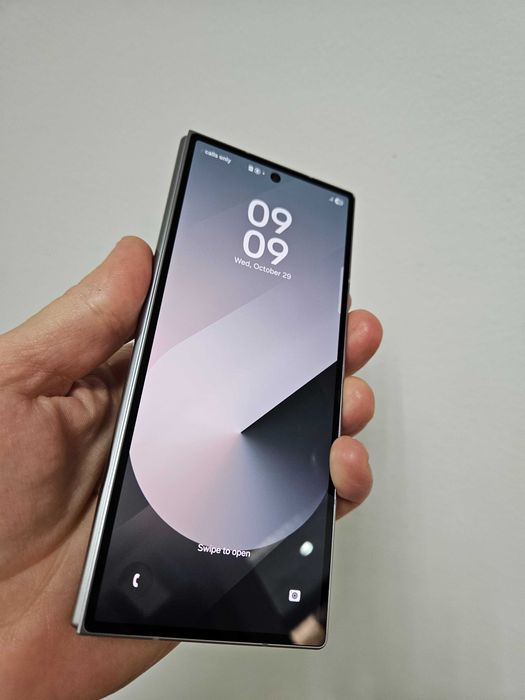 Samsung Galaxy Z fold 6, 256Gb, impecabil, Garantie 30 zile.