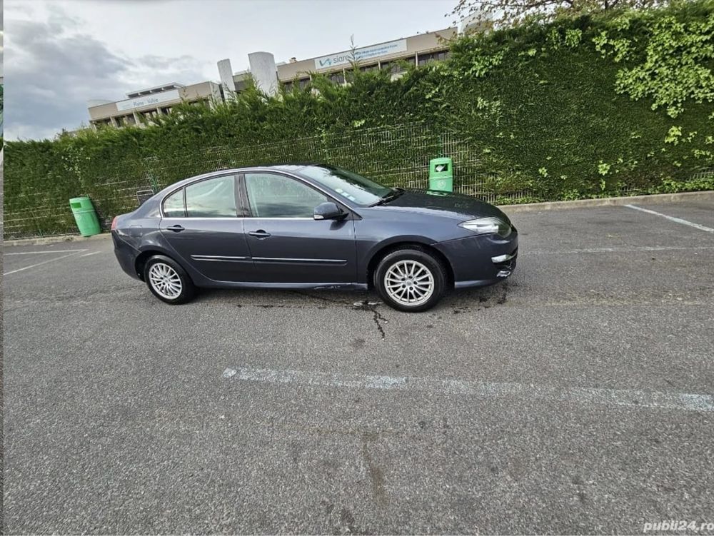 Renault laguna.