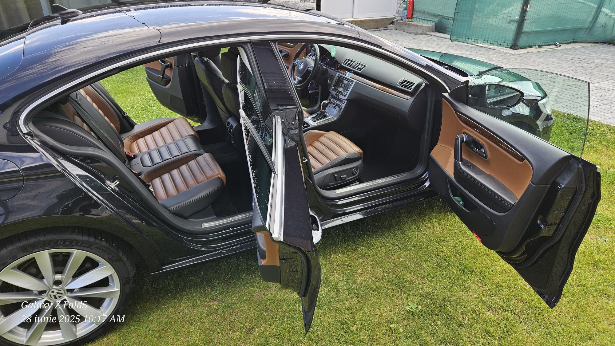 Passat CC 2013 2.0 TDI DSG 

Volkswagen Passat CC 2012