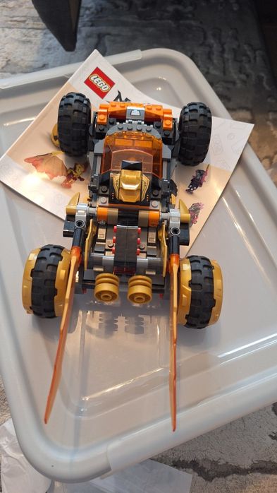 Lego Ninjago 71769 - Masina dragon a lui Cole