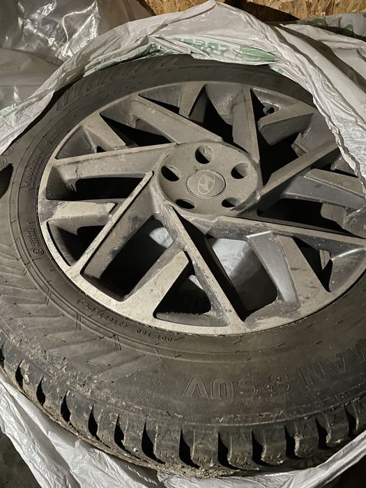 Продам резину с дисками santafe tucson