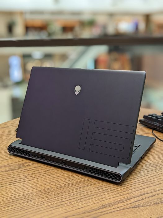 Alienware M15 R7 - 15,6 2.5K 240hz 3070ti