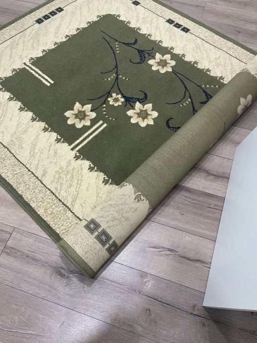 Продам ковер б/у, в хоршем состоянии