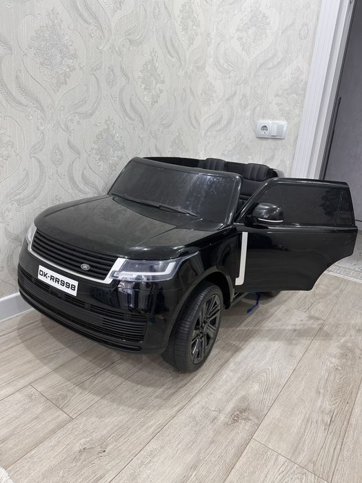 Детская машина на пульте, в идеальном состоянии