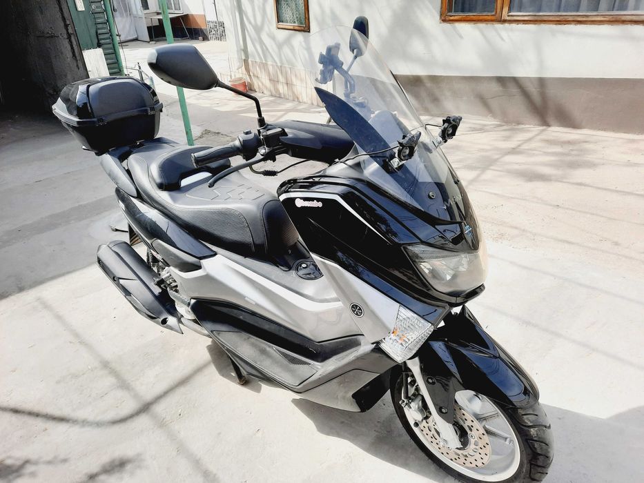 Продам макси скутер.