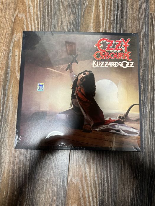 Продавам чисто нови грамофонни плочи